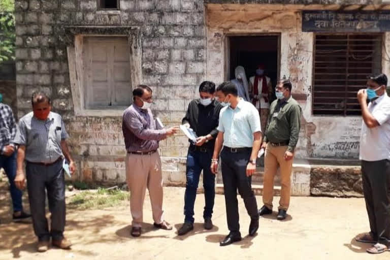 कलेक्टर ने सरकारी कार्यालयों का किया निरीक्षण, Collector inspected government offices