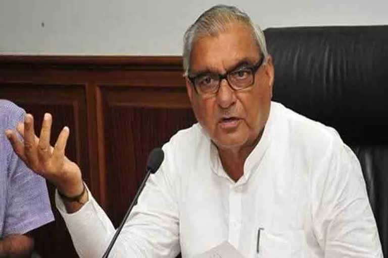 bhupinder hooda targeted manohar lal after chidi sarpanch murder case