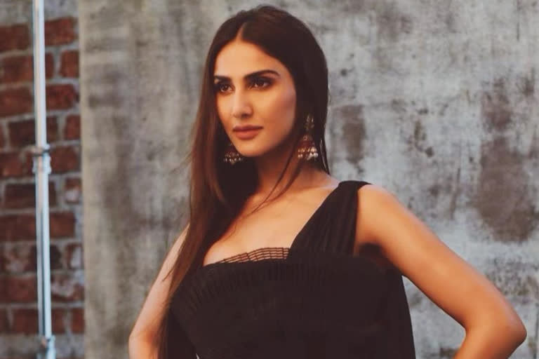 vaani kapoor says refreshing change to go sans make-up