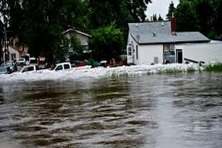 Torrential rain  rain  Torrential rain in China claims 141 lives  China  ബെയ്‌ജിങ്  ചൈന  കനത്ത മഴ  ചൈനയിൽ പേമാരിയിൽ 141 പേർ മരിച്ചു