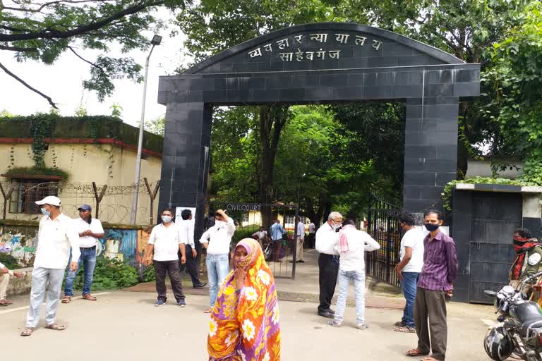 Lawyers separate themselves from judicial work in sahibganj