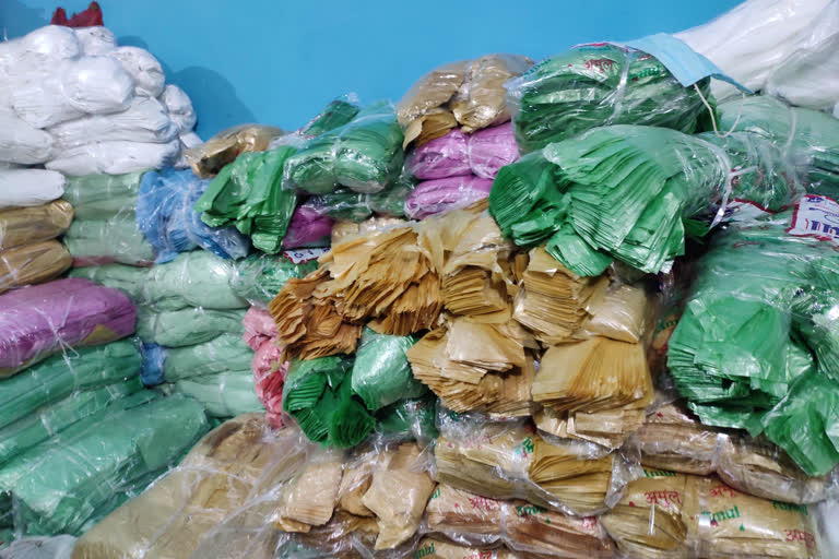 municipality has seized about 4 quintal polythene from two godowns in gannaur