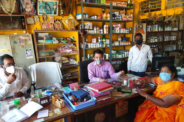 fertilizer stores checking by jaheerabad ada bikshapathi in sangareddy