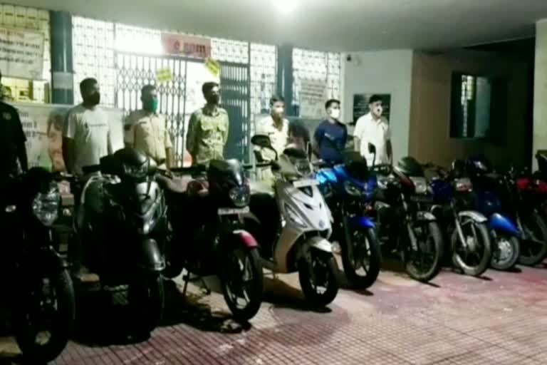 police-arrested-13-accused-in-bike-theft-case-in-raigarh