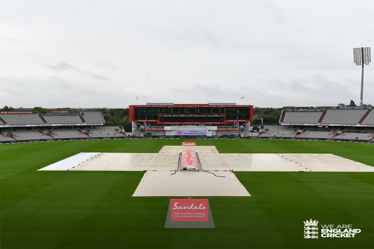 ഓള്‍ഡ് ട്രാഫോഡ് ടെസ്റ്റ് വാര്‍ത്ത  old trafford test news  rain hold pay  മഴ കളി നിര്‍ത്തി വാര്‍ത്ത