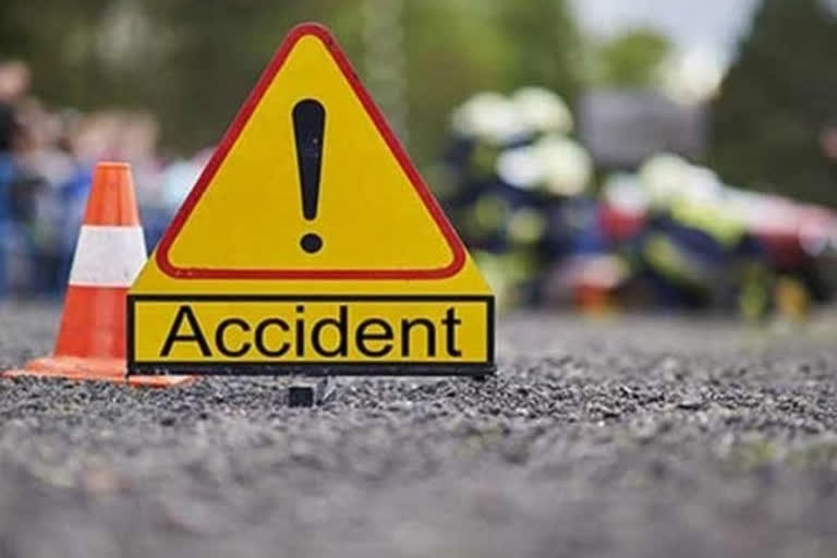 Kanpur police vehicle overturns  cop killed in accident  accident in Jhansi  UP police  Kanpur police  യുപി വാഹനാപകടം  വാഹനാപകടം  ത്സാൻസി  കാൺപൂർ