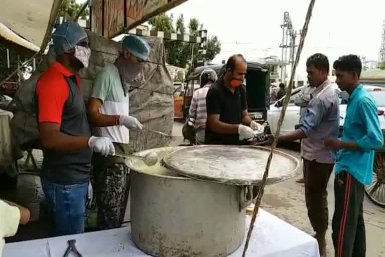 Prasad being distributed in the temples of Rewari on the occasion of Shivaratri