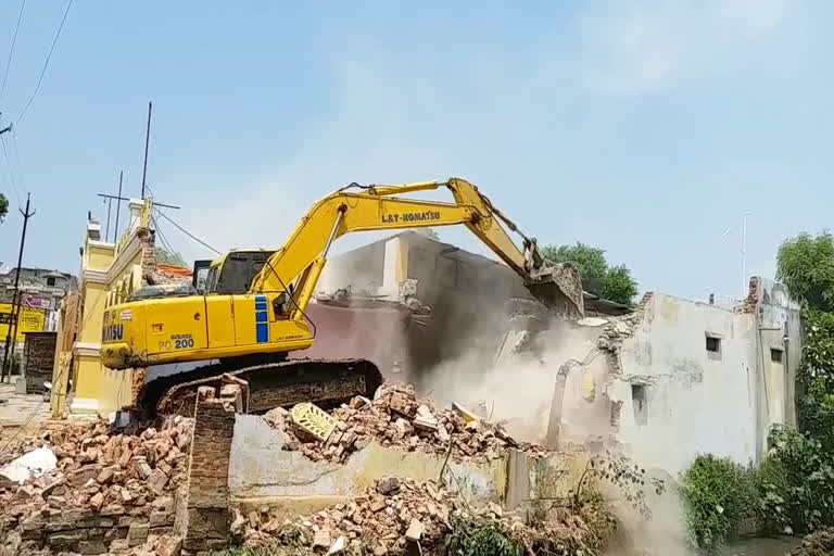 municipal-corporation-demolishes-the-marriage-garden