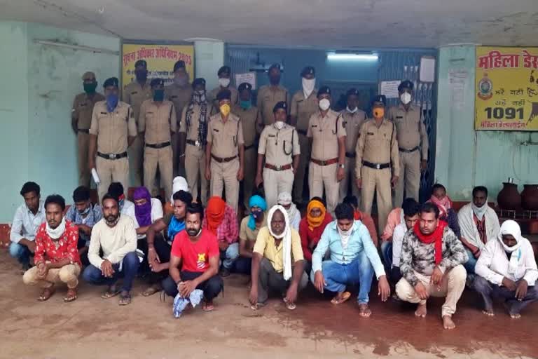 dhamtari police arrested 22 gamblers