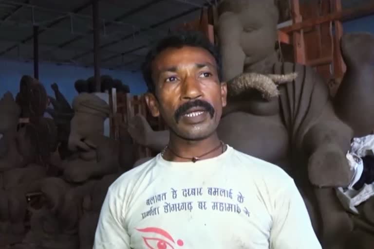 Sculptor of Thanaud Village