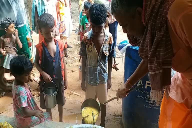 Food feed to needy people in Dumka