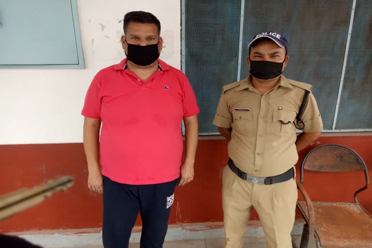 main-accused-of-the-cheating-gang-arrested-from-jammu