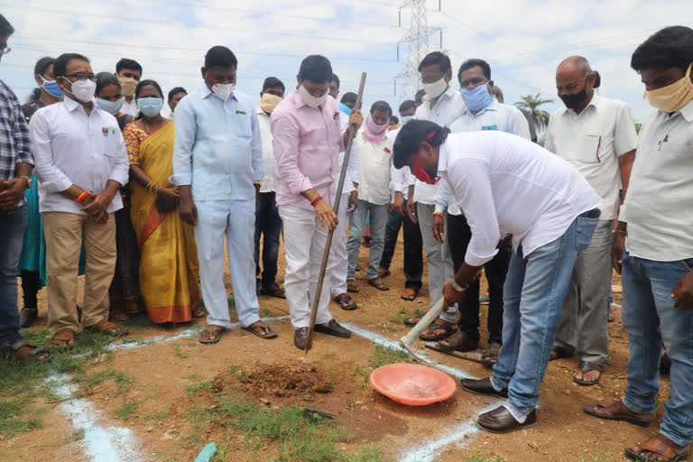 mla korukanti chander visited in brahmanapalli