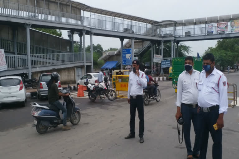 Due to water logging, MB Road traffic had to divert