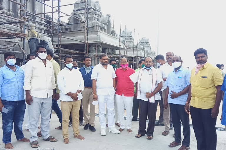 mla bhupal reddy visits yadadri temple