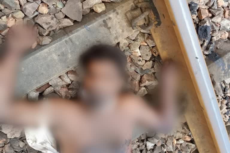 youth-dies-after-falling-into-railway-track-in-bellary