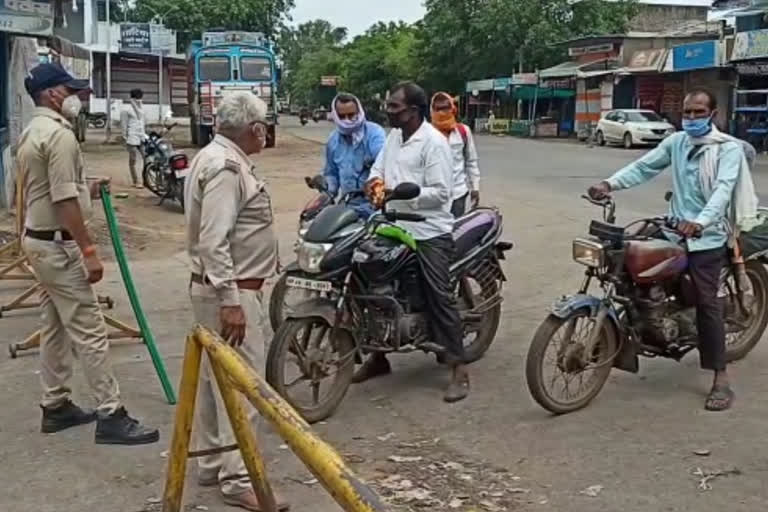 Police acting at Chapada Crossroads