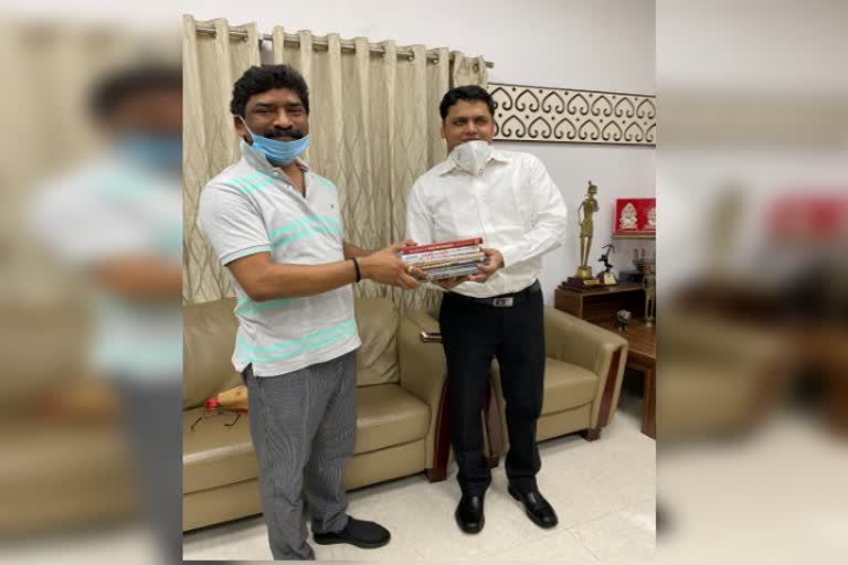 Bokaro DC meets CM Hemant Soren in ranchi