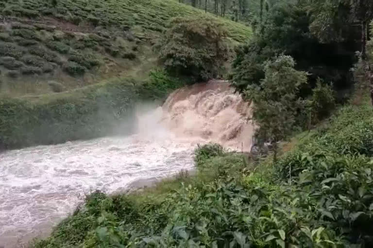 Flood due to heavy rain in valparai