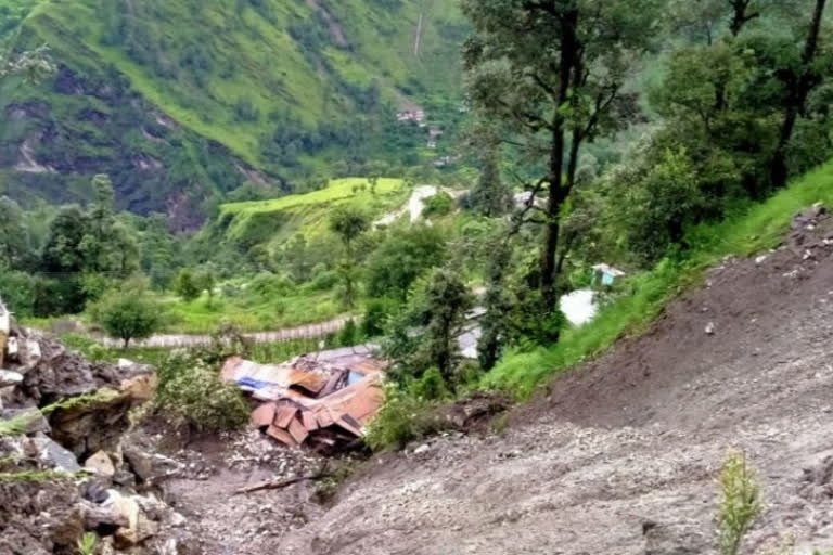 Uttarakhand cloud burst kills 3, eight missing