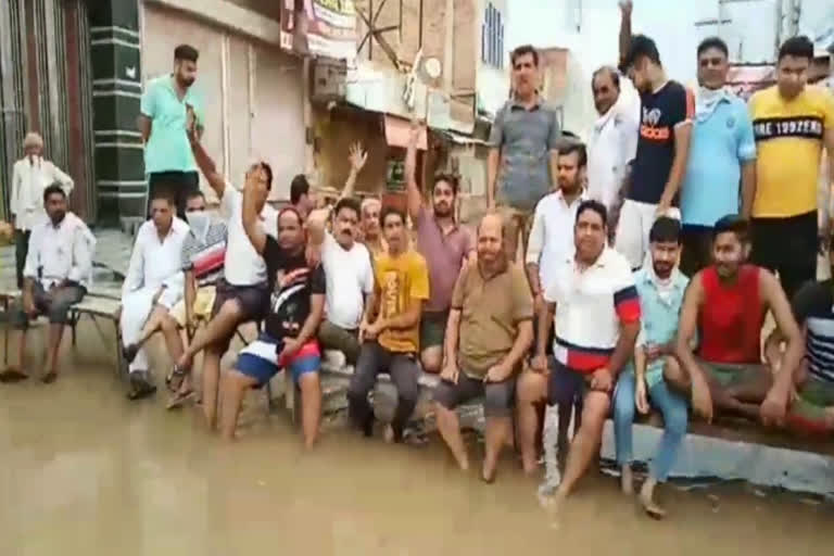 youth died after falling into pit due to water logging in fatehabad