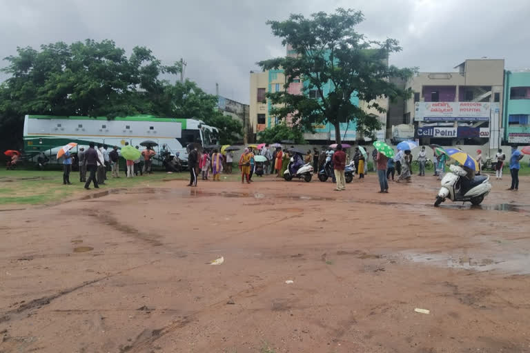 People lined up for corona tests  at rajamahendravaram eastgodavari district