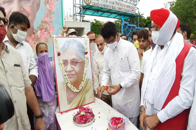 sheila dikshit 1st death anniversary congress paid tribute