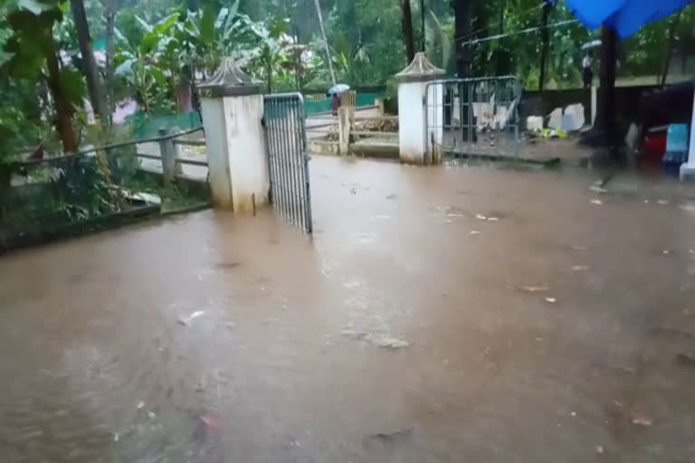 എറണാകുളം  ernakula  houses  submerged  land slide  kothamamgalam  ഉരുൾപ്പൊട്ടൽ