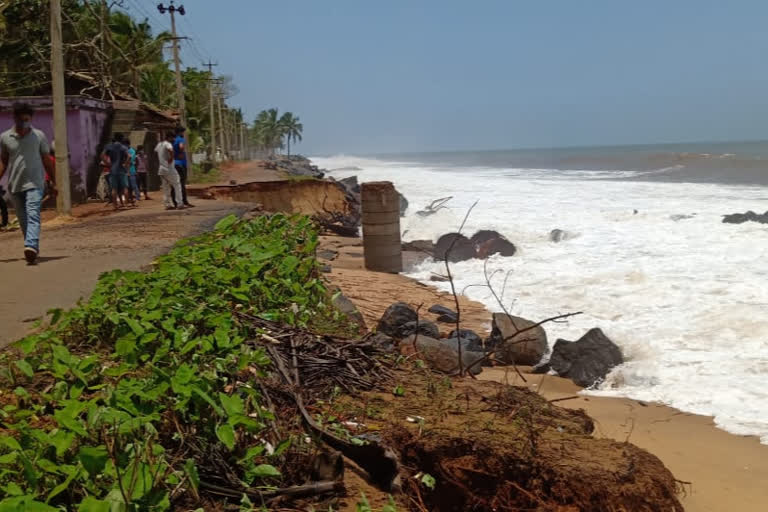 ಉಳ್ಳಾಲದಲ್ಲಿ ಕಡಲ್ಕೊರೆತ