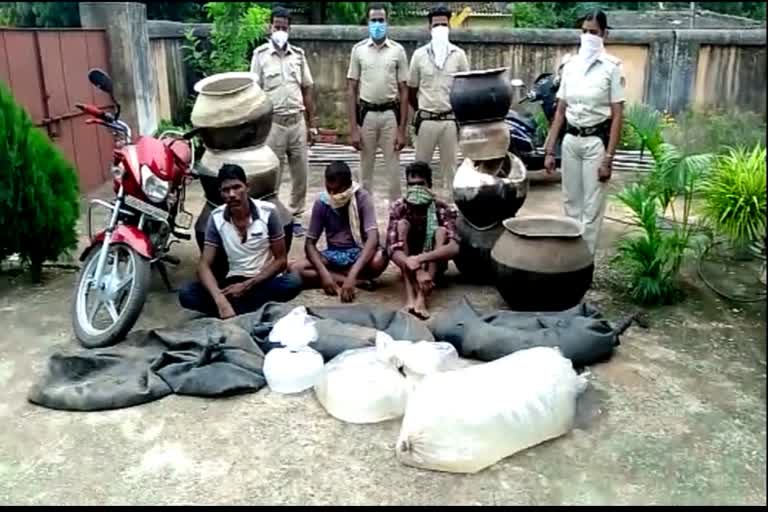 600-desi-liters-of-liquor-seized-3-arrested