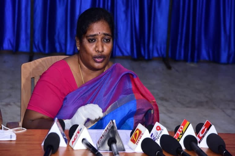 Mala Mahanadu womens wing Andhra Pradesh Suicide during press meet Suicide Joni Kumari president of Mala Mahanadu womens wing YSRCP അമരാവതി മാള മഹാനാട് മാള മഹാനാട് വനിതാ വിഭാഗം പ്രസിഡന്‍റ് ജോണി കുമാരി ജോണി കുമാരി വിഷം കഴിച്ചു