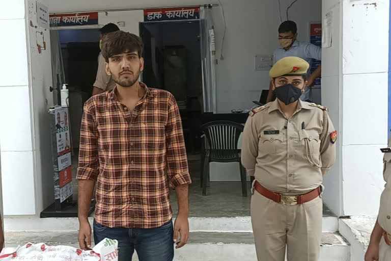 Greater Noida police arrested a hemp smuggler in Beta 2