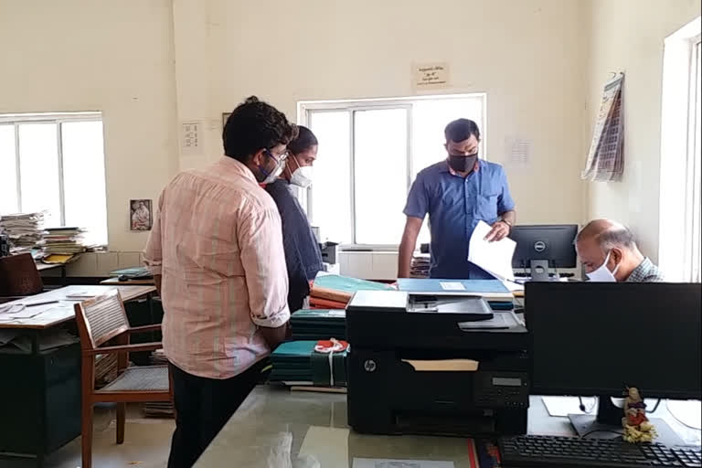 Anti-Corruption Department Raid in Karur Municipal Corporation office