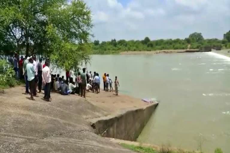 Three youths drowned in Shivnath river