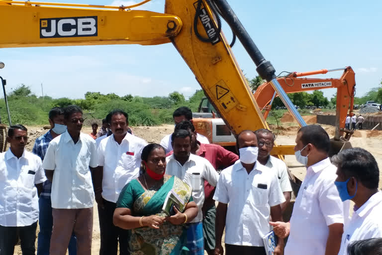 MLA Senthil Balaji captured the vehicles involved in Sand Robbery