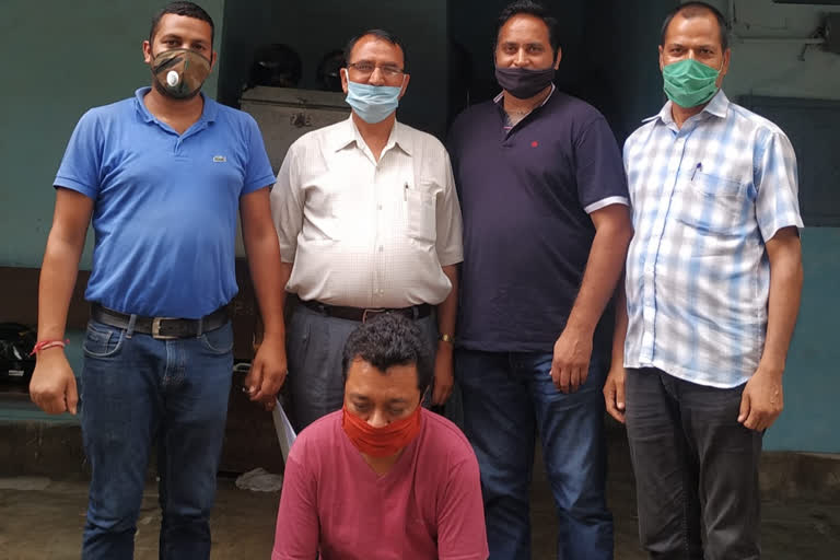 po cell mandi arrest fugitive criminal