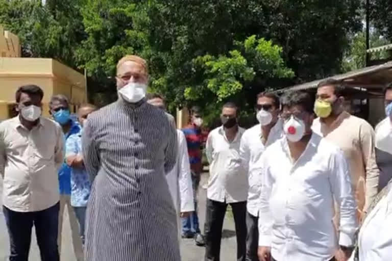 asaduddin owaisi inspected in corona testing centre at sarojini hospital in hyderabad