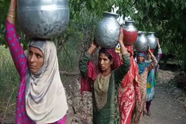 water crises in sangnad, administration clueless