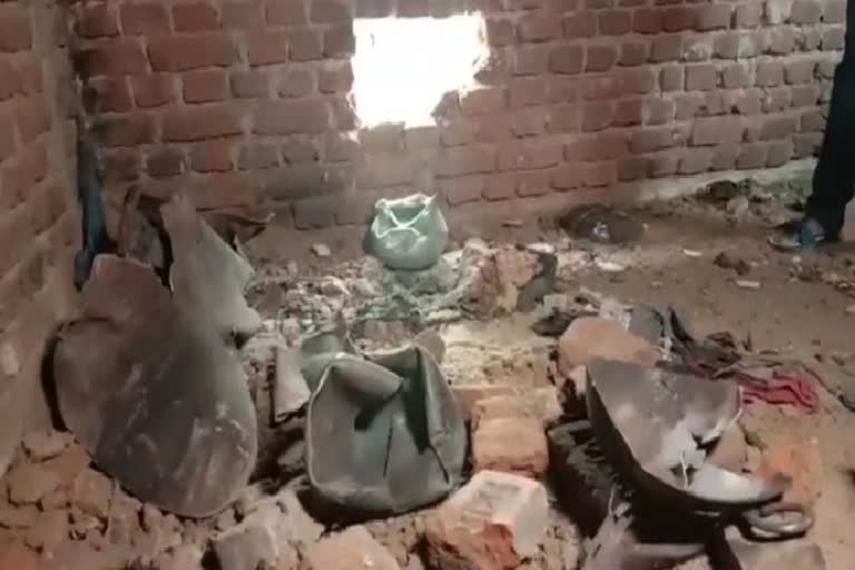 gas cylinder Blast in a house in chatra