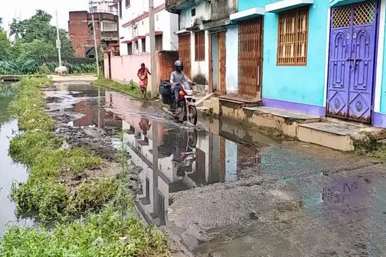 Sewerage drainage work is incomplete in Deoghar