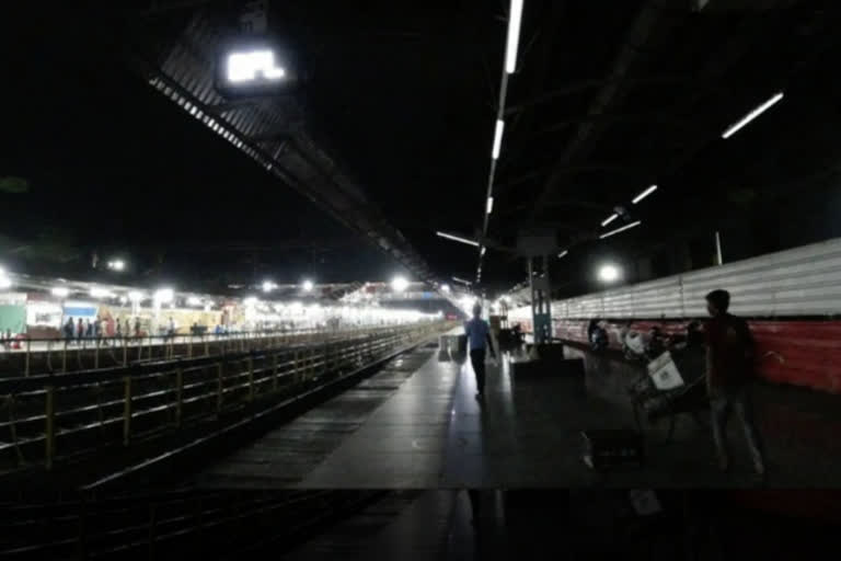 Good initiative of West Central Railway, 50 percent of the lights are turned off as soon as the trains leave.