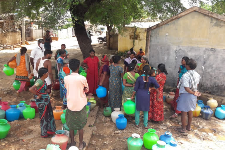 anantapir dst  kundurpi mandal people facing driking water problem