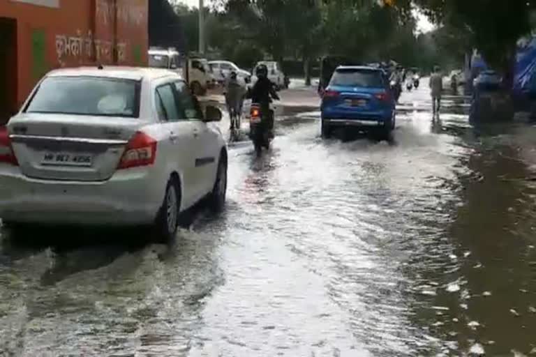 Water logging on roads due to rain in Gurugram