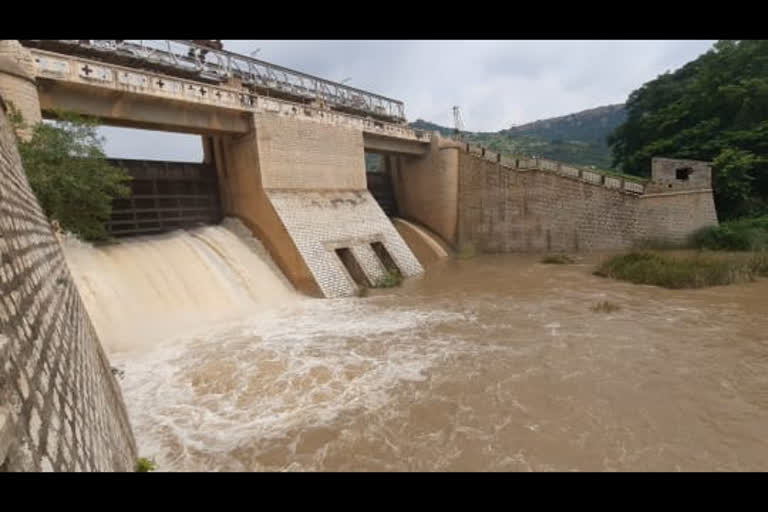 Lifting of daddanala project gates