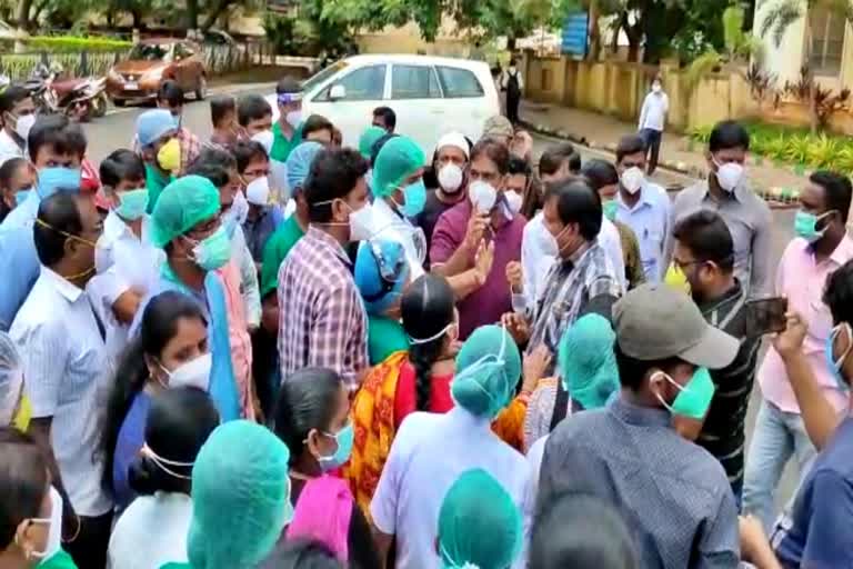 Protest by nursing staff at Kim's Hospital