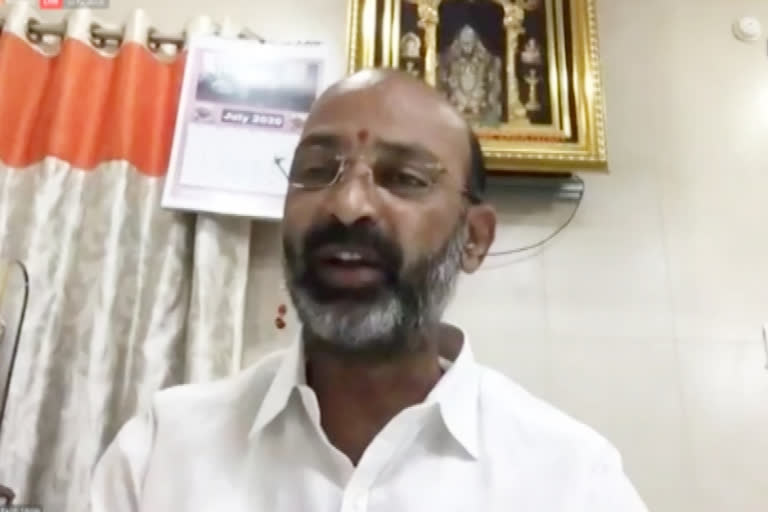 bandi sanjay comment on cm kcr state is not at least in motion