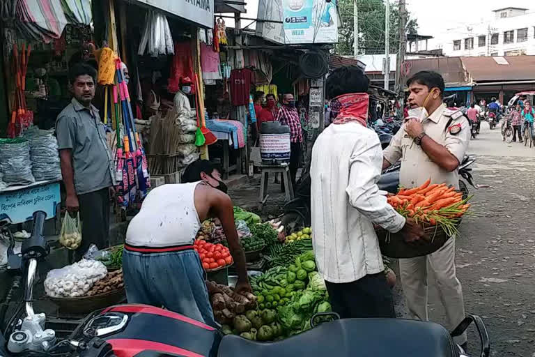 নগাঁও হয়বৰগাঁৱত কাইলৈৰ পৰা নাথাকিব পদপথৰ দোকান