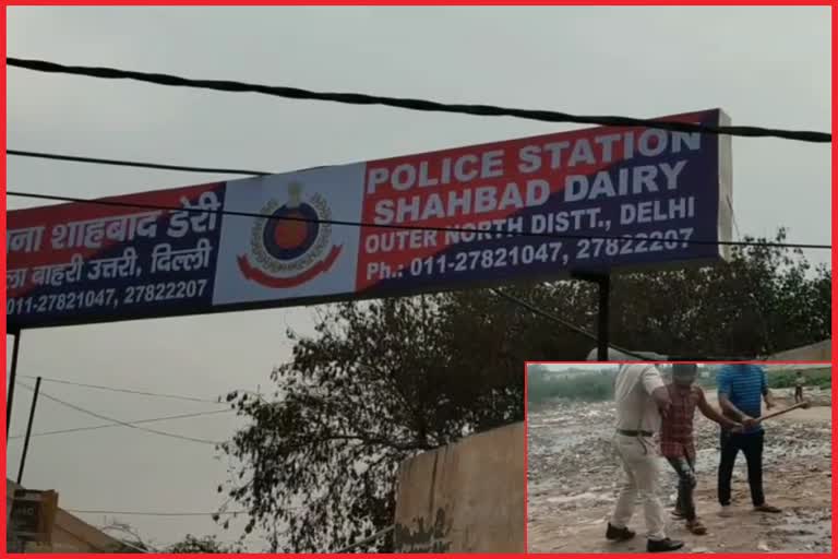 Alcoholic man attacked on police in Shahbad Dairy of outer delhi