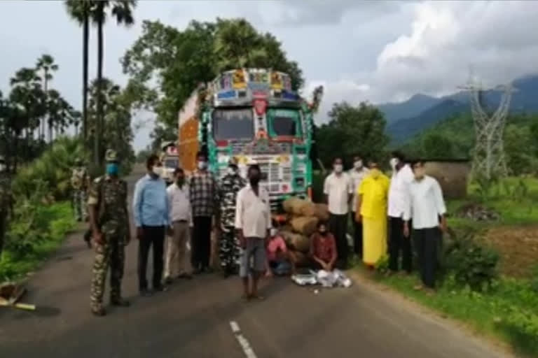 opium caught by motugudem police and two people were arrested in east godavari district