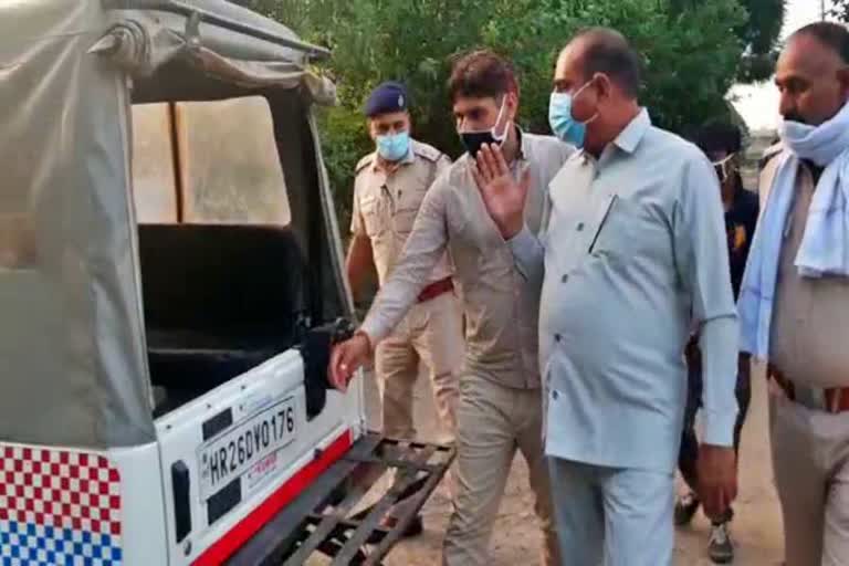 gurugram crime branch police raid in bhondsi jail deputy superintendent house